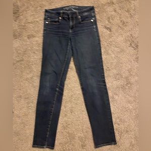 American Eagle Skinny Super Stretch size 4 Jeans